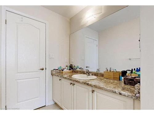 33 Evergreen Lane, Haldimand, ON - Indoor Photo Showing Bathroom