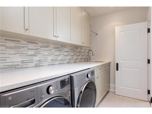 27 Birch Hill Lane, Oakville, ON - Indoor Photo Showing Laundry Room