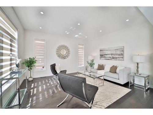 18 Valleybrook Drive, Kitchener, ON - Indoor Photo Showing Living Room