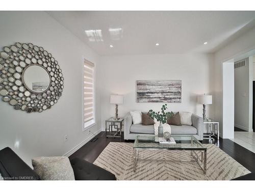 18 Valleybrook Drive, Kitchener, ON - Indoor Photo Showing Living Room