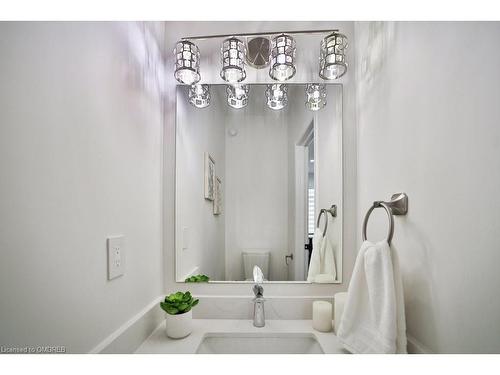 18 Valleybrook Drive, Kitchener, ON - Indoor Photo Showing Bathroom