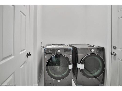 18 Valleybrook Drive, Kitchener, ON - Indoor Photo Showing Laundry Room