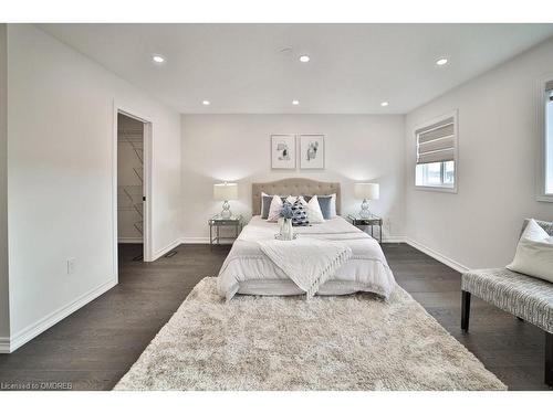 18 Valleybrook Drive, Kitchener, ON - Indoor Photo Showing Bedroom