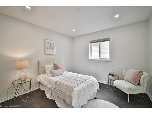 18 Valleybrook Drive, Kitchener, ON - Indoor Photo Showing Bedroom