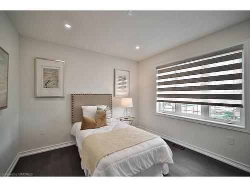 18 Valleybrook Drive, Kitchener, ON - Indoor Photo Showing Bedroom