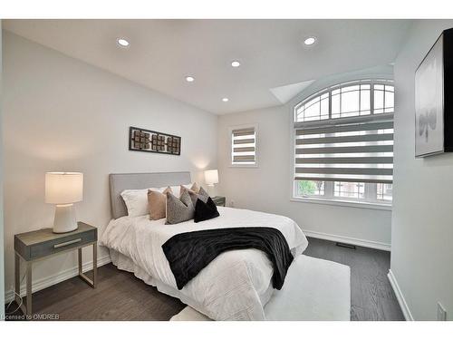 18 Valleybrook Drive, Kitchener, ON - Indoor Photo Showing Bedroom