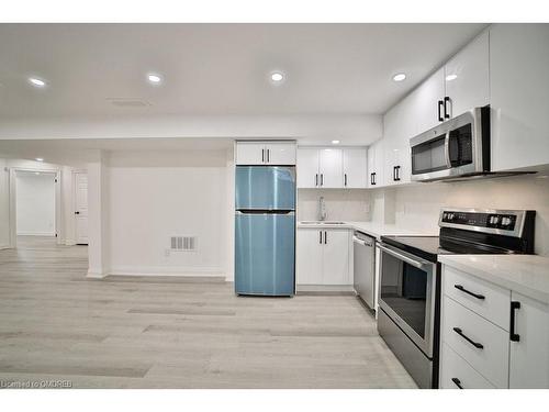 18 Valleybrook Drive, Kitchener, ON - Indoor Photo Showing Kitchen With Upgraded Kitchen