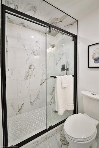 18 Valleybrook Drive, Kitchener, ON - Indoor Photo Showing Bathroom