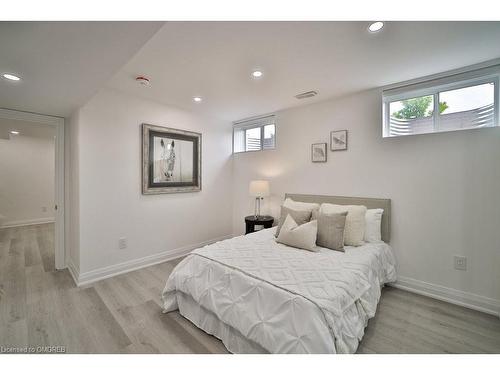 18 Valleybrook Drive, Kitchener, ON - Indoor Photo Showing Bedroom