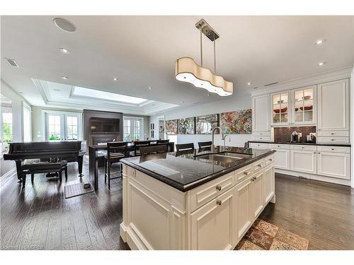 404-261 Church Street, Oakville, ON - Indoor Photo Showing Kitchen With Double Sink With Upgraded Kitchen