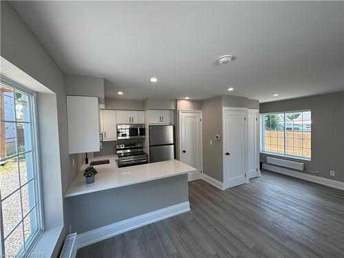 71 Victoria Street, Orillia, ON - Indoor Photo Showing Kitchen