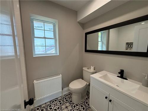 71 Victoria Street, Orillia, ON - Indoor Photo Showing Bathroom