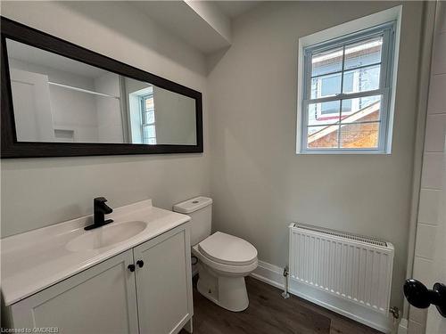 71 Victoria Street, Orillia, ON - Indoor Photo Showing Bathroom