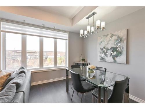 7-145 Long Branch Avenue, Etobicoke, ON - Indoor Photo Showing Dining Room