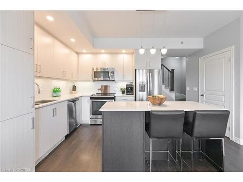 7-145 Long Branch Avenue, Etobicoke, ON - Indoor Photo Showing Kitchen With Stainless Steel Kitchen With Upgraded Kitchen