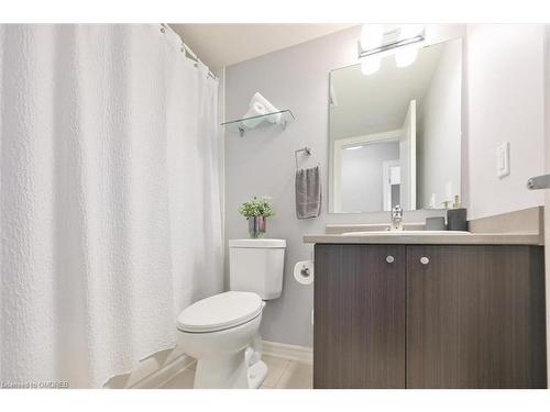 7-145 Long Branch Avenue, Etobicoke, ON - Indoor Photo Showing Bathroom