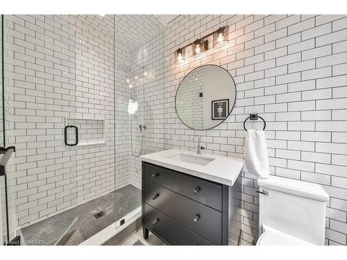 1414 Wateska Boulevard, Mississauga, ON - Indoor Photo Showing Bathroom