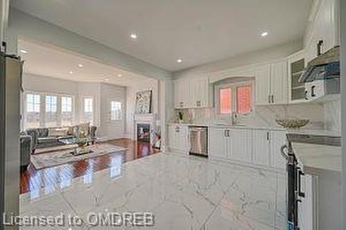 14 Lillian Crescent, Brampton, ON - Indoor Photo Showing Kitchen