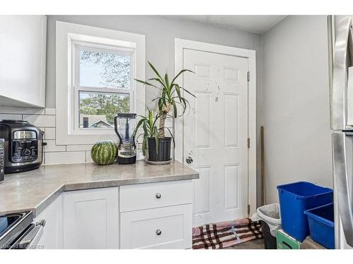 36 Sherbourne Street, St. Catharines, ON - Indoor Photo Showing Kitchen