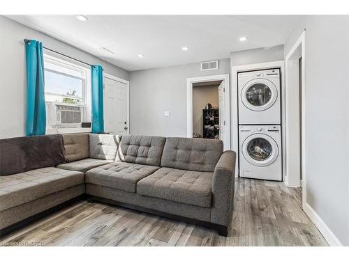 36 Sherbourne Street, St. Catharines, ON - Indoor Photo Showing Laundry Room