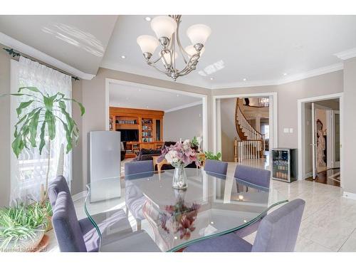 5392 Vail Court, Mississauga, ON - Indoor Photo Showing Dining Room