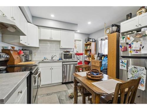 33 North Street, St. Catharines, ON - Indoor Photo Showing Kitchen With Stainless Steel Kitchen