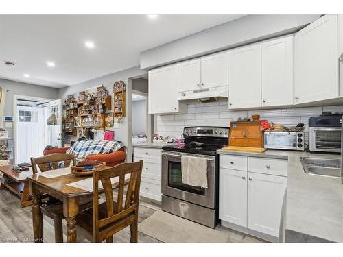 33 North Street, St. Catharines, ON - Indoor Photo Showing Kitchen