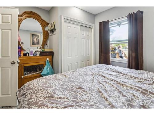 33 North Street, St. Catharines, ON - Indoor Photo Showing Bedroom