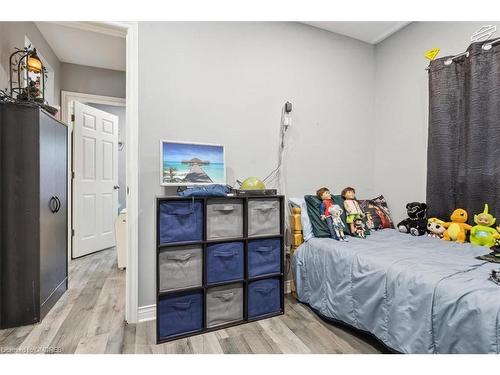 33 North Street, St. Catharines, ON - Indoor Photo Showing Bedroom