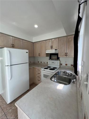 122-1168 Arena Road, Mississauga, ON - Indoor Photo Showing Kitchen With Double Sink