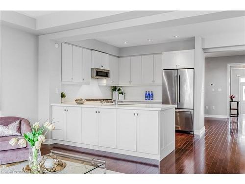 3301 Stalybridge Drive, Oakville, ON - Indoor Photo Showing Kitchen