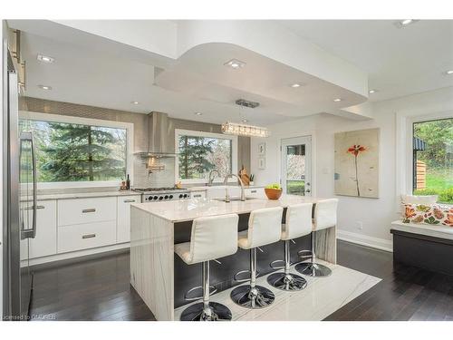 1 Terry Court, Georgetown, ON - Indoor Photo Showing Dining Room