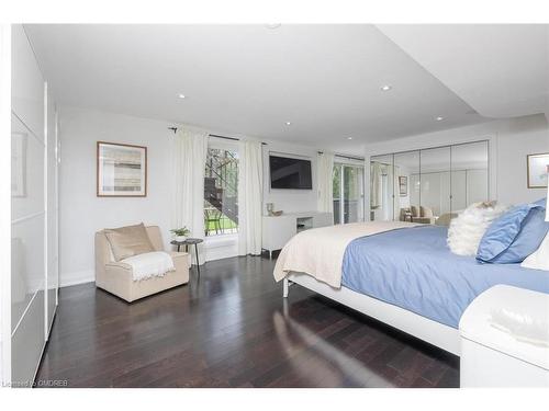 1 Terry Court, Georgetown, ON - Indoor Photo Showing Bedroom