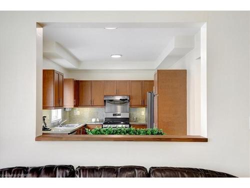 3673 Emery Drive, Mississauga, ON - Indoor Photo Showing Kitchen