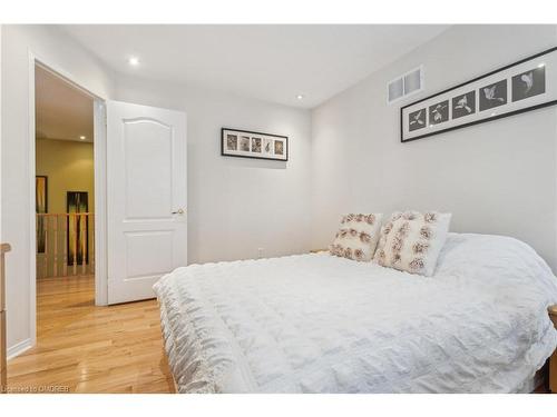 3673 Emery Drive, Mississauga, ON - Indoor Photo Showing Bedroom