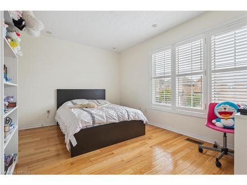 3673 Emery Drive, Mississauga, ON - Indoor Photo Showing Bedroom