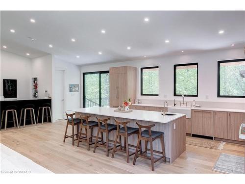 295 Allen Road, Grimsby, ON - Indoor Photo Showing Dining Room