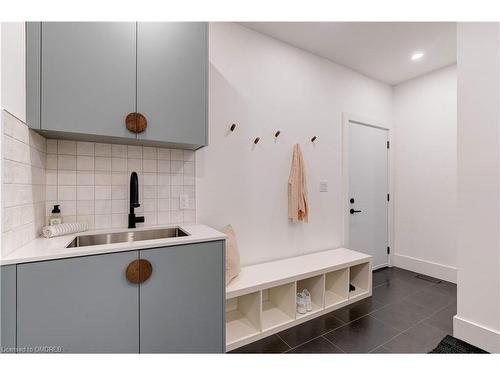 295 Allen Road, Grimsby, ON - Indoor Photo Showing Kitchen