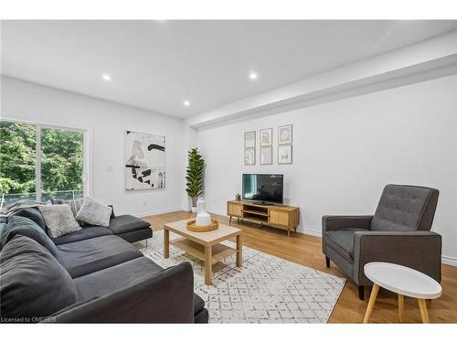 5691 Churchs Lane, Niagara Falls, ON - Indoor Photo Showing Living Room