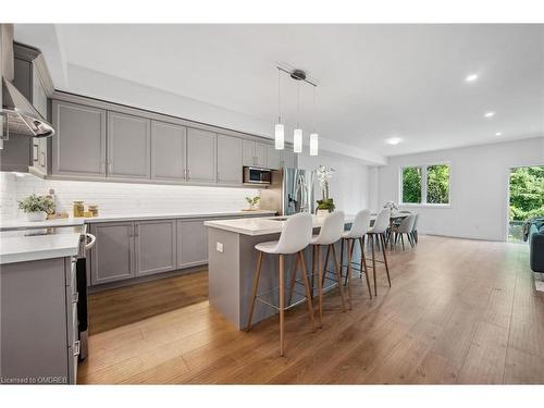 5691 Churchs Lane, Niagara Falls, ON - Indoor Photo Showing Kitchen With Upgraded Kitchen