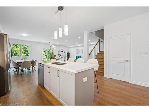 5691 Churchs Lane, Niagara Falls, ON - Indoor Photo Showing Kitchen With Double Sink