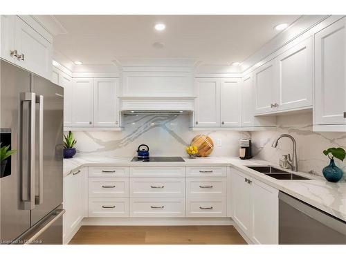 706-2170 Marine Drive, Oakville, ON - Indoor Photo Showing Kitchen With Double Sink With Upgraded Kitchen