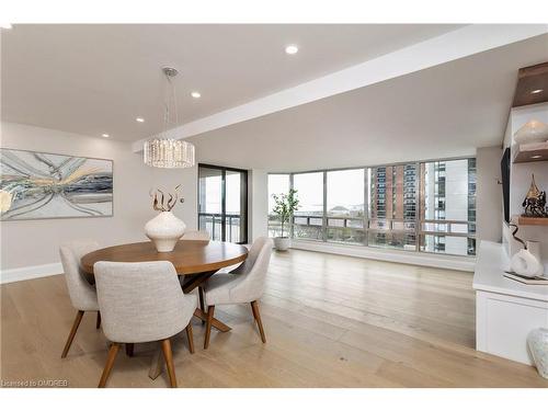 706-2170 Marine Drive, Oakville, ON - Indoor Photo Showing Dining Room