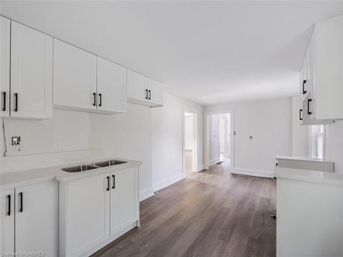 1842 Balsam Avenue, Mississauga, ON - Indoor Photo Showing Kitchen