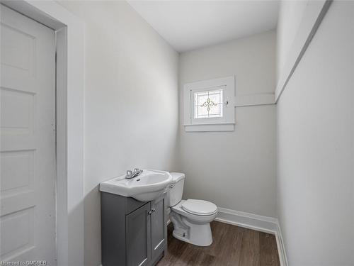 1842 Balsam Avenue, Mississauga, ON - Indoor Photo Showing Bathroom