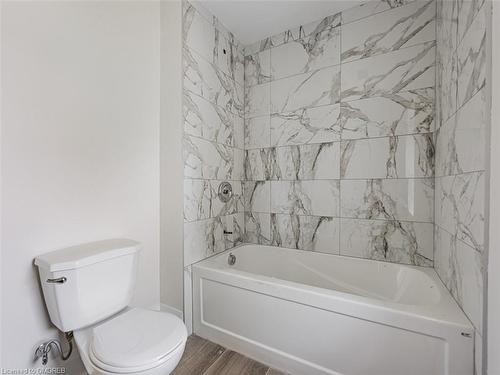 1842 Balsam Avenue, Mississauga, ON - Indoor Photo Showing Bathroom