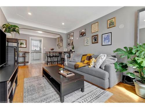 279 Paling Avenue, Hamilton, ON - Indoor Photo Showing Living Room