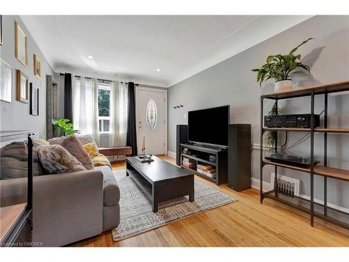 279 Paling Avenue, Hamilton, ON - Indoor Photo Showing Living Room