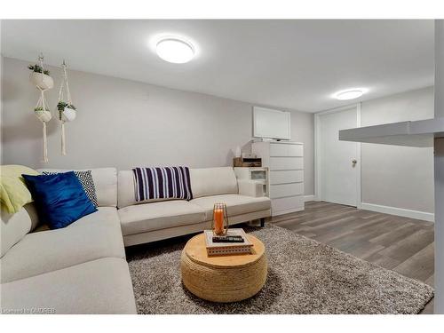 279 Paling Avenue, Hamilton, ON - Indoor Photo Showing Living Room