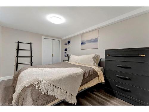 279 Paling Avenue, Hamilton, ON - Indoor Photo Showing Bedroom